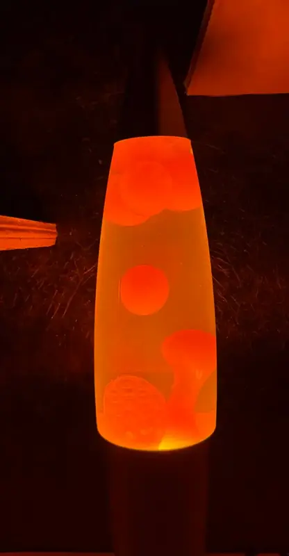 Lava Lamp — Convection in Motion