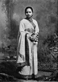 A photograph of Anandibai Joshi in a sari